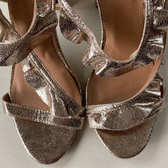 Report Shoes | Report Metallica Gold Strappy Ruffle Chunky Block Heel Size 7 New - Picture 3 of 12